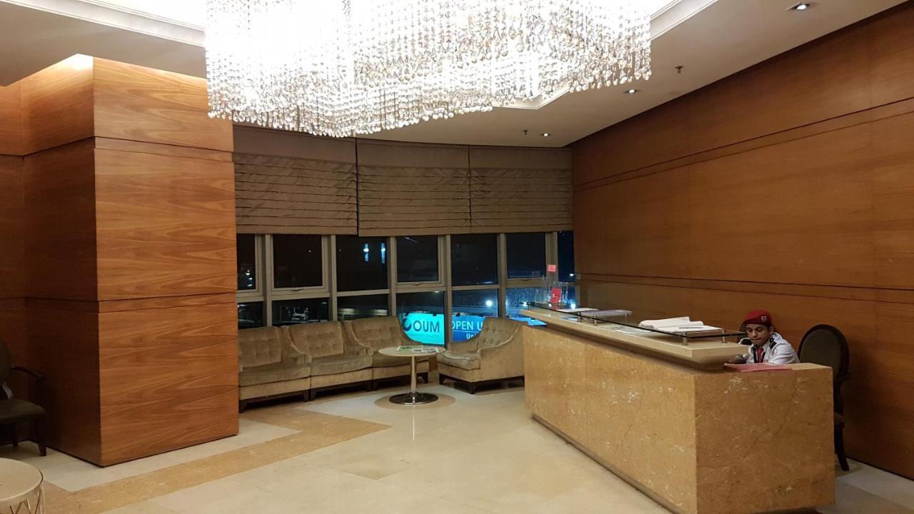 StarsBed KL Skyline Pool Hostel Kuala Lumpur Exterior foto